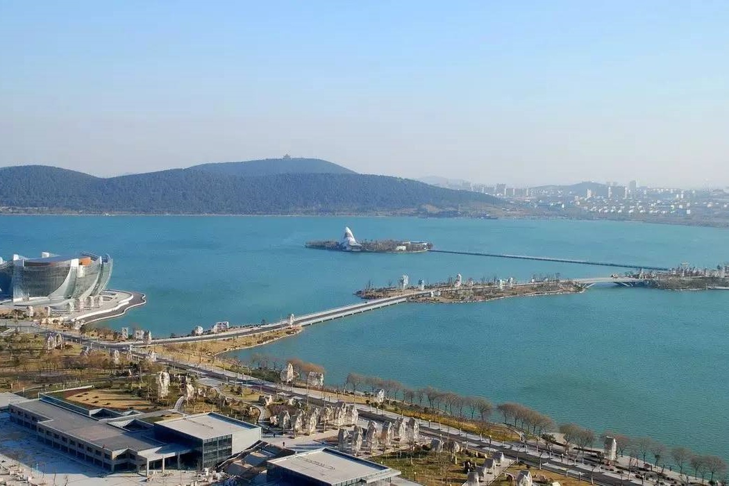 Yunlong Lake
